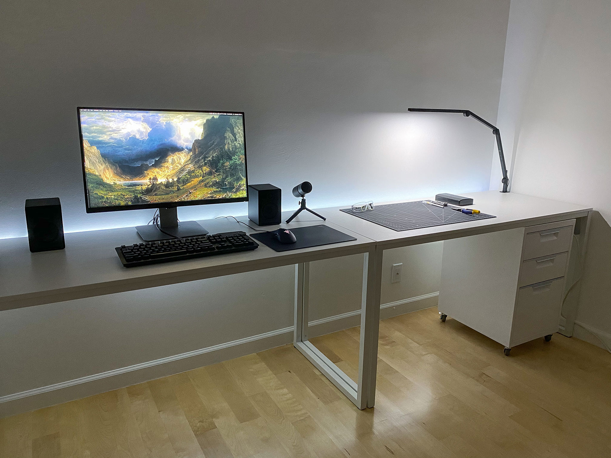 Desk Setup 2020: Gear from my current desk.
